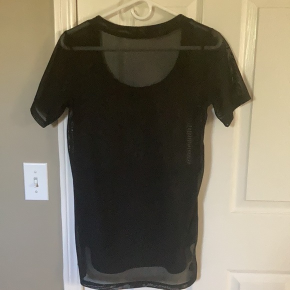Lululemon t shirt - Picture 3 of 4
